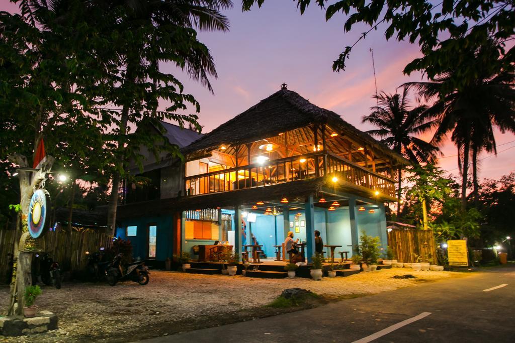 Full Moon Hostel Nusa Penida Exterior foto